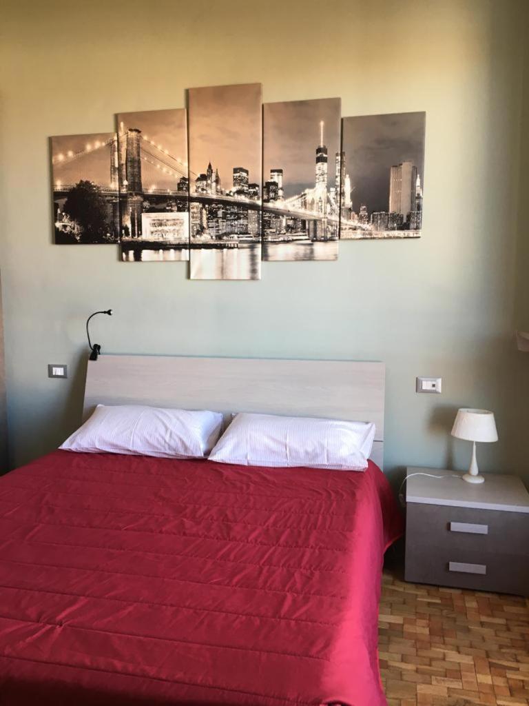 Pellico Stylish Apartments Cuneo Szoba fotó